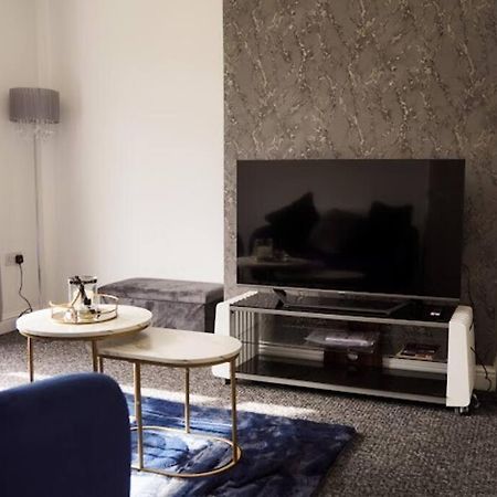 Home In Speke- 8 Mins Walk To Airport Екстер'єр фото