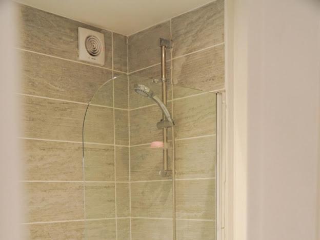 Home In Speke- 8 Mins Walk To Airport Екстер'єр фото