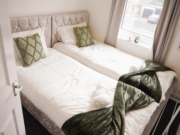 Home In Speke- 8 Mins Walk To Airport Екстер'єр фото